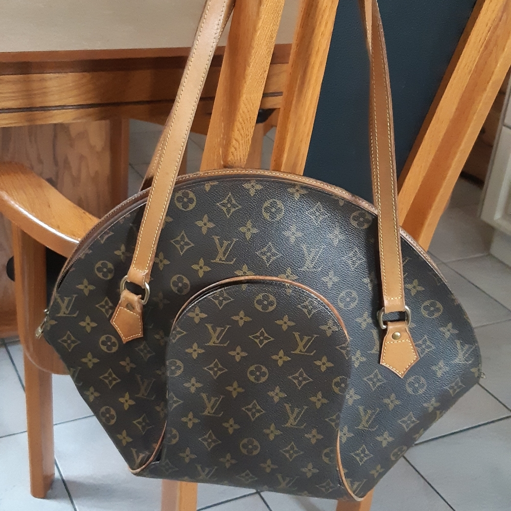 Used Authentic Louis Vuitton Monogram Canvas, Luxury Vintage Ellipse GM shoulder